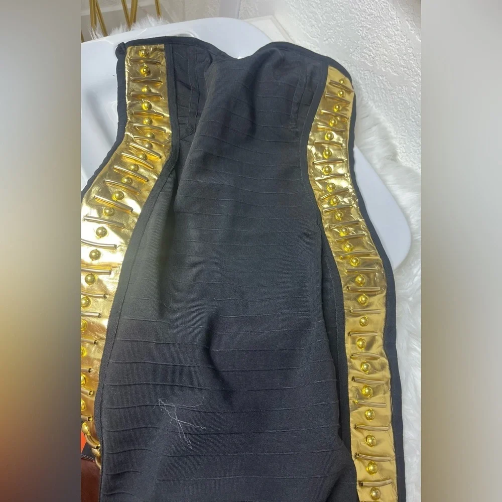WOW COUTURE STRETCHY BODYCON BANDAGE DRESS W/GOLD SIDE PANELS - Picture 9 of 10